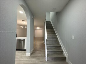 2764 SW 83rd Ave in Miramar, FL - Foto de edificio - Building Photo