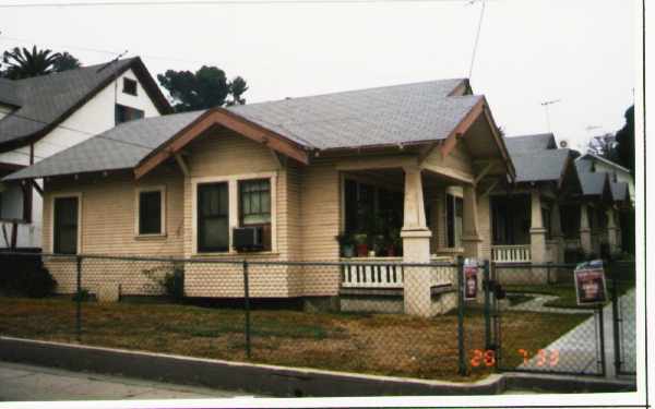 2424-2428 Eastlake Ave in Los Angeles, CA - Foto de edificio - Building Photo