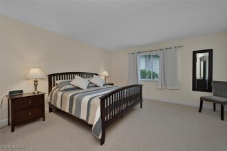 215 Cypress Way E in Naples, FL - Building Photo - Building Photo