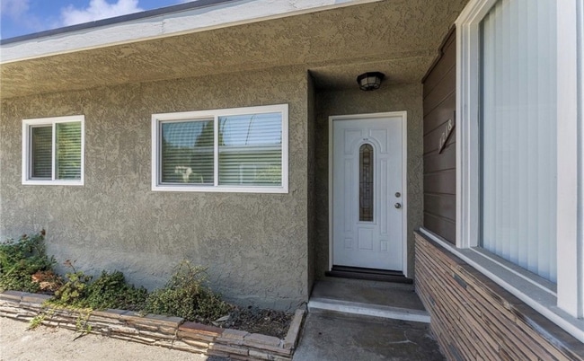 1218 E Washington Blvd in Pasadena, CA - Foto de edificio - Building Photo