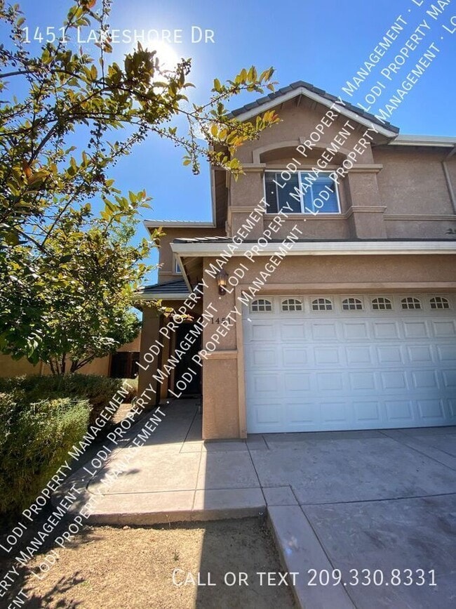 1451 Lakeshore Dr in Lodi, CA - Building Photo - Building Photo