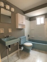 162 Pointview Rd, Unit 1st Floor in Pittsburgh, PA - Building Photo - Building Photo