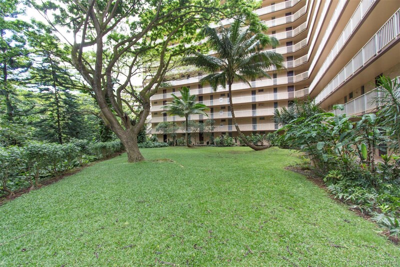 95-273 Waikalani Dr-Unit -D in Mililani, HI - Building Photo