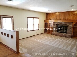 7717 W 112th St in Overland Park, KS - Building Photo - Building Photo