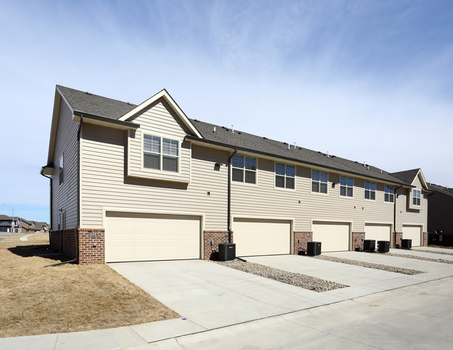 Maplewood Townhomes - Phase II in West Des Moines, IA - Building Photo - Building Photo