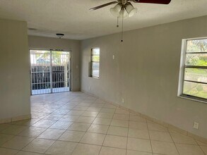 5428 SW 23rd St in West Park, FL - Building Photo - Building Photo