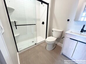 16 Baker Ct, Unit #4 in Boston, MA - Foto de edificio - Building Photo