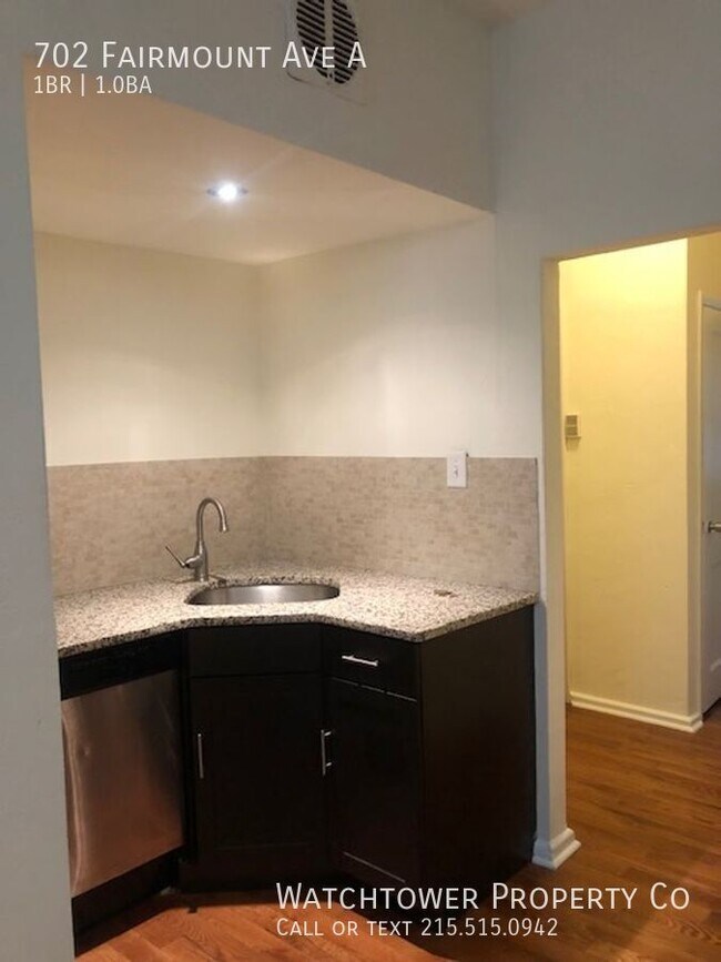 702 Fairmount Ave in Philadelphia, PA - Building Photo - Building Photo