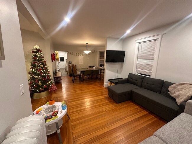 585 Main St in Watertown, MA - Building Photo - Building Photo