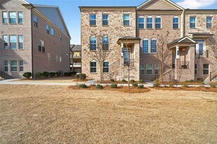 3960 Redwood Dr in Cumming, GA - Building Photo