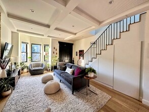 917 Jefferson Ave, Unit 1 in Brooklyn, NY - Building Photo - Building Photo