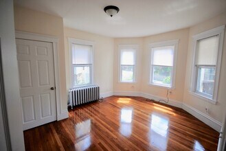 98 Montebello Rd, Unit 1 in Boston, MA - Building Photo - Building Photo