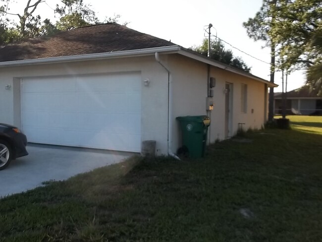 744 SW Port St Lucie Blvd in Port St. Lucie, FL - Building Photo - Building Photo