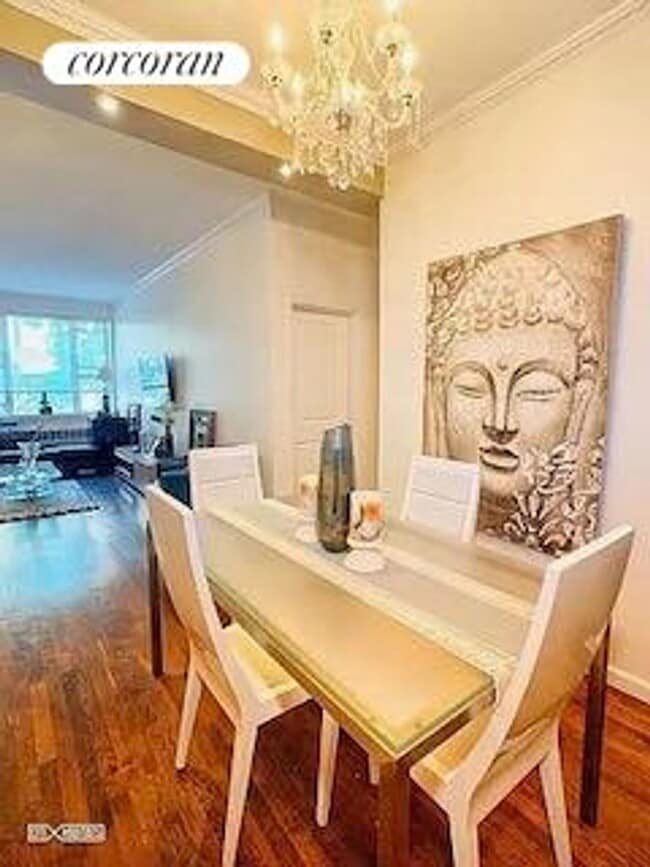 244 E 60th St in New York, NY - Building Photo - Building Photo