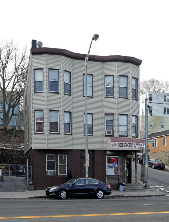 174 Yonkers Ave in Yonkers, NY - Building Photo