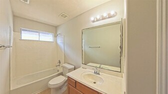 2843 Maybrook Hollow Ln in Houston, TX - Building Photo