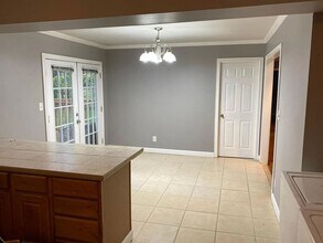 1912 S Weaver Ave in Springfield, MO - Building Photo - Building Photo