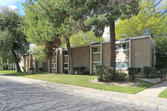 Creekside Apartments in Merced, CA - Building Photo - Building Photo