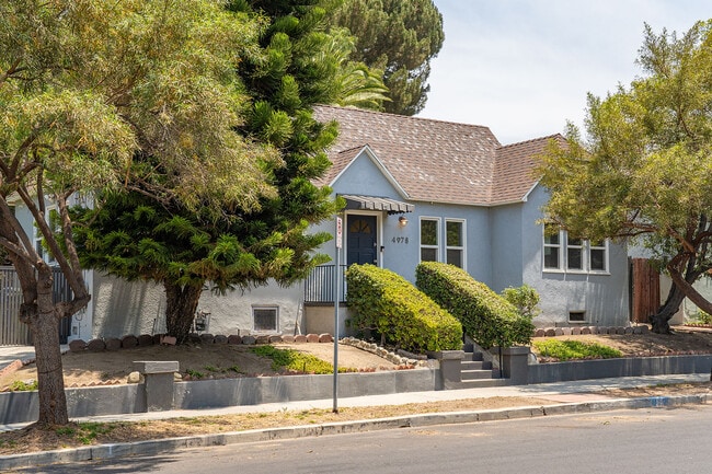 4978 N. Maywood Ave in Los Angeles, CA - Foto de edificio - Building Photo