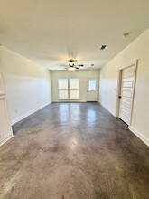 8073 Arnold Rd in Denham Springs, LA - Building Photo - Building Photo