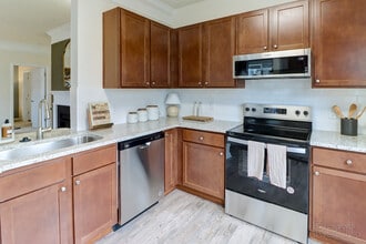 Muirfield Village Apartments in Raleigh, NC - Foto de edificio - Building Photo