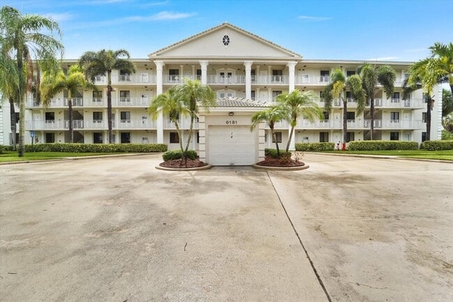 6181 Balboa Cir, Unit 303 in Boca Raton, FL - Building Photo - Building Photo