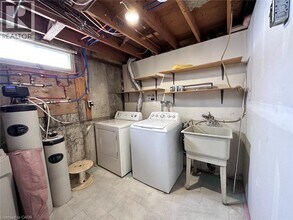 132 Briar Knoll Dr in Kitchener, ON - Building Photo - Building Photo