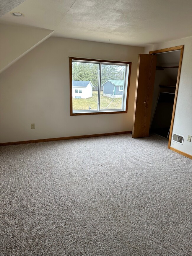 property at 924A W Blodgett St