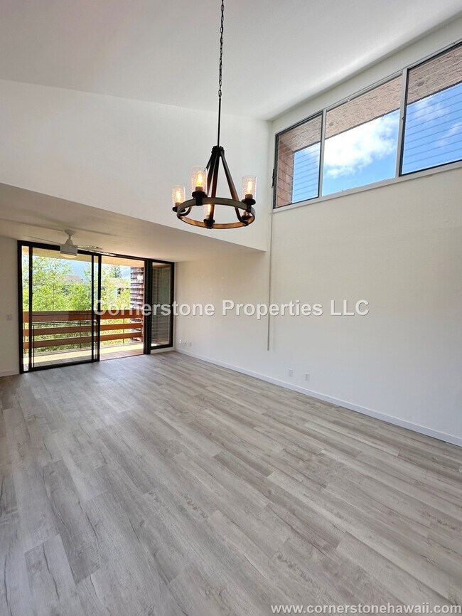 1015 Aoloa Pl in Kailua, HI - Building Photo - Building Photo