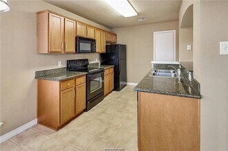 4053 Southern Trace Dr in College Station, TX - Building Photo - Building Photo