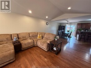 4274 Canberra Ave in Windsor, ON - Building Photo - Building Photo