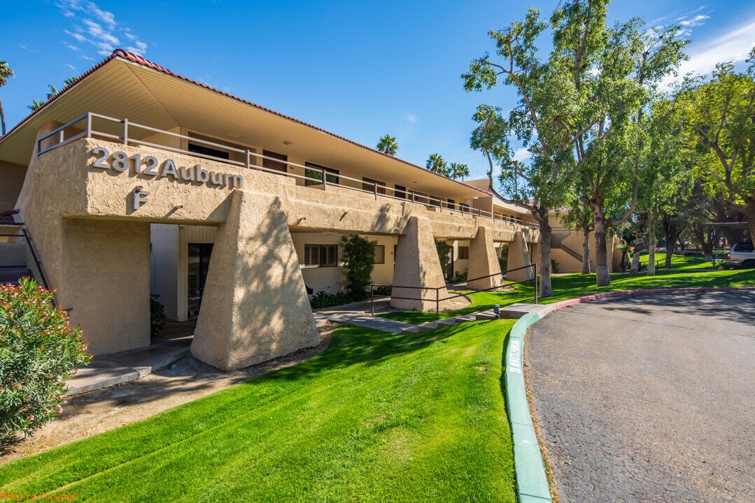 2812 N Auburn Ct in Palm Springs, CA - Foto de edificio