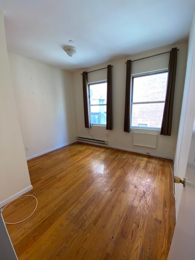 250 3rd Ave, Unit 2 in New York, NY - Building Photo - Building Photo