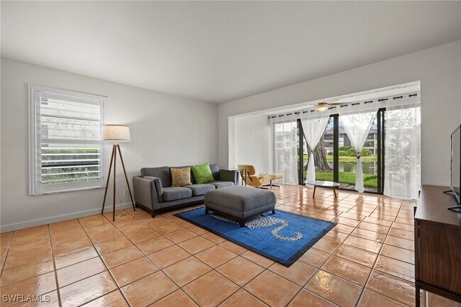 400 Misty Pines Cir