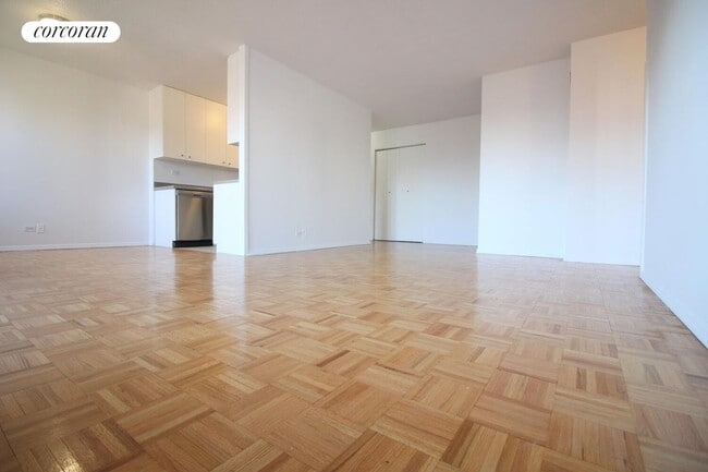 property at 175 W 90th St