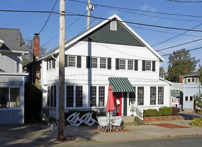 202 Maple Ave in Lakeside Marblehead, OH - Building Photo - Building Photo