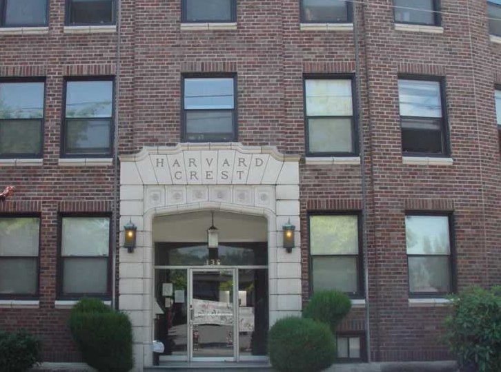 The Harvard Crest Apartments in Seattle, WA - Building Photo