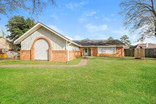 140 Trimble St in Pearl, MS - Building Photo