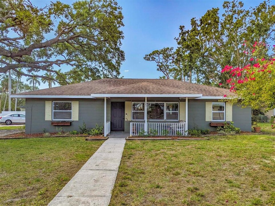 123 Chauncey Ave E in Bradenton, FL - Building Photo