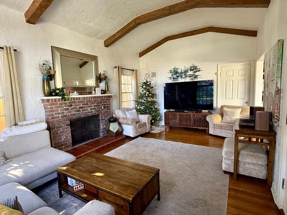 471 S La Peer Dr in Beverly Hills, CA - Building Photo