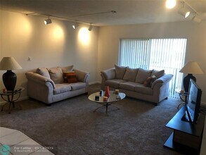 111 Gardens Dr in Pompano Beach, FL - Building Photo - Building Photo