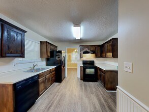 1515 Morning Glory Way in Locust Grove, GA - Building Photo - Building Photo