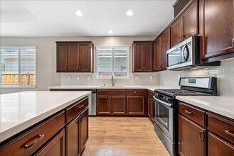 1449 Cedarbrook Rd in West Sacramento, CA - Building Photo - Building Photo