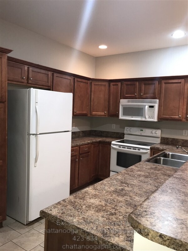 2704 Stone Trace Dr in Chattanooga, TN - Building Photo - Building Photo