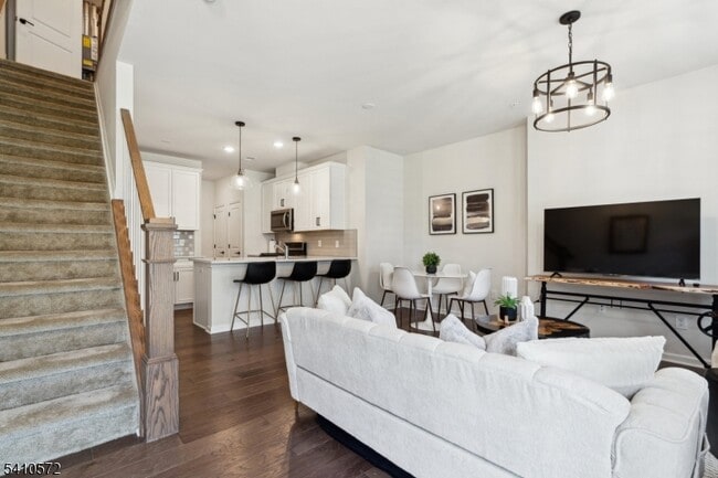 property at 4 Sadie Cir