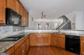 2609 Sour Dock Dr in Odenton, MD - Foto de edificio - Building Photo