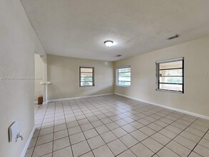 2478 NW 95th Terrace in Miami, FL - Building Photo - Building Photo