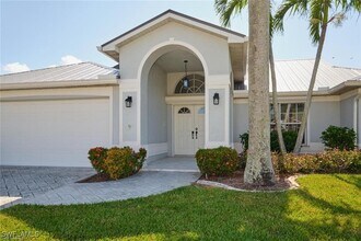 5507 SW 14th Pl in Cape Coral, FL - Building Photo - Building Photo