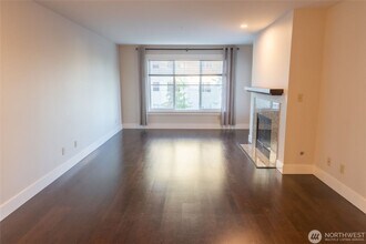 3202 SW Avalon Way in Seattle, WA - Building Photo - Building Photo