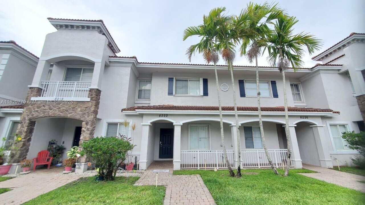 8222 SW 27th St in Miramar, FL - Building Photo
